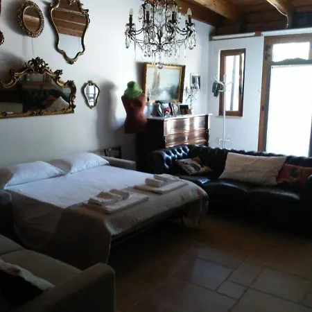 Cenzina Bed & Breakfast 3*
